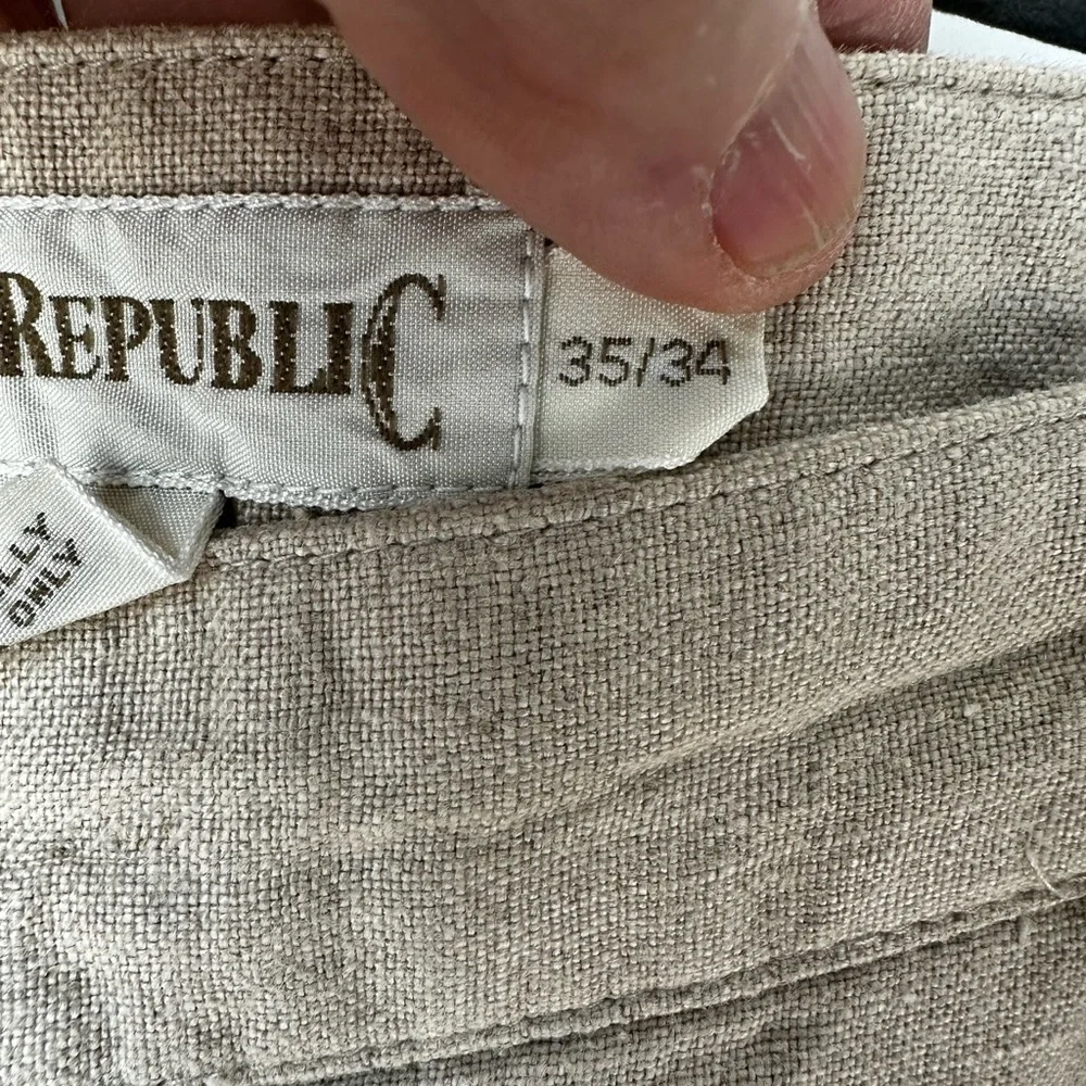 NWOT. Banana republic men’s linen pants in a size 35/34.